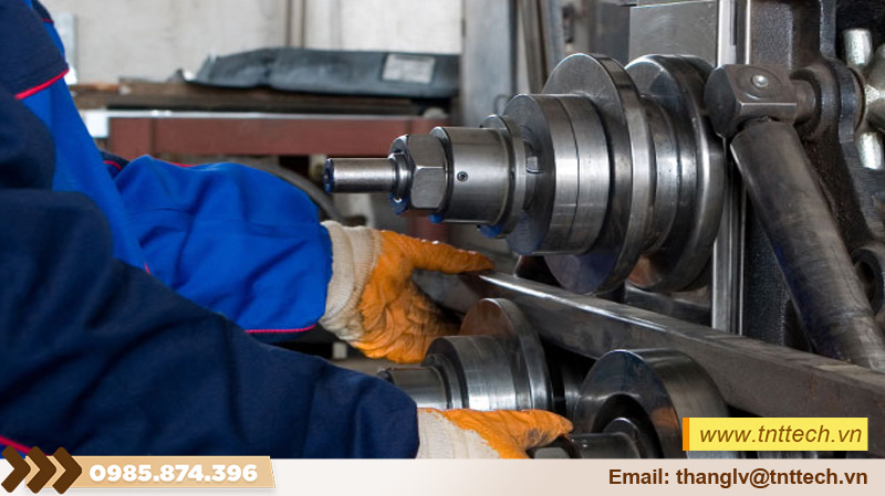 Kiểm tra và bảo dưỡng máy tiện CNC thường xuyên