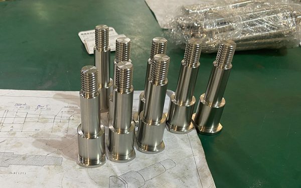 Sản phẩm tiện CNC trục ren chất lượng cao