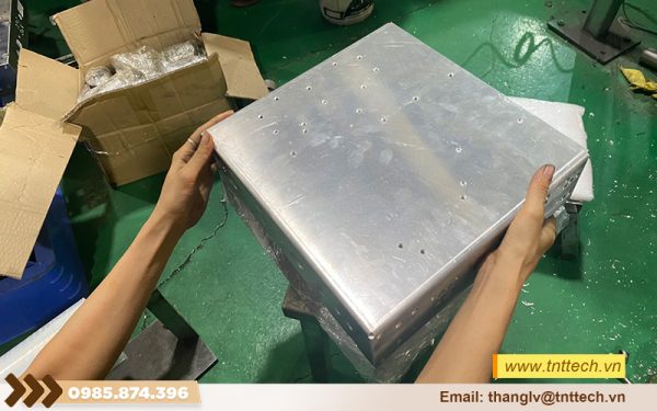 gia công vỏ hộp kim loại chất lượng cao