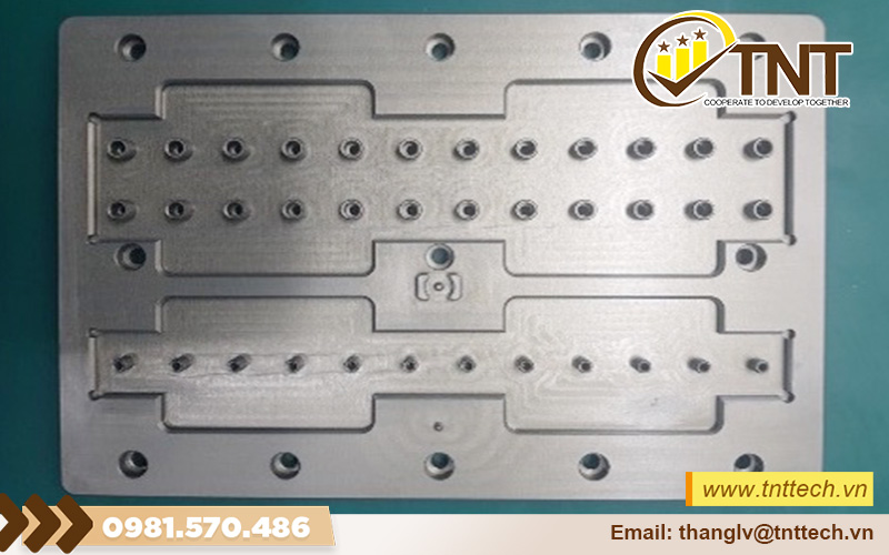 Tấm gá sau khi được Anode