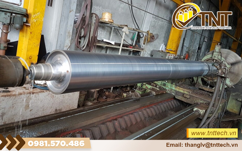 Tiện trụ dài chống tâm 2 đầu