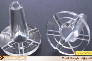 Gia công tiện sản phẩm nhựa trong suốt