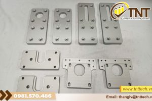 Gia công tấm bản lề