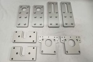 Gia công tấm bản lề