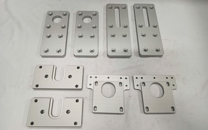 Gia công tấm bản lề