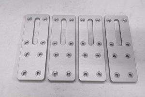 Gia công tấm bắt bulong dọc