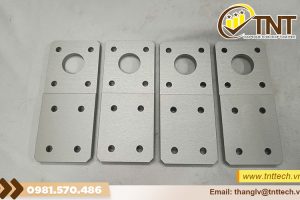 Gia công tấm bắt bulong dọc